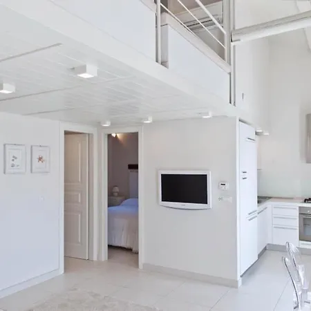 Del Borgo Marina 아파트 *